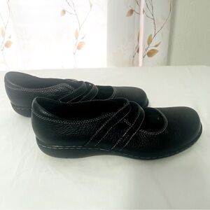 Clarks Bendables Women’s Size 10M Black Maryjane Loafers Cushioned Comfort NWOT